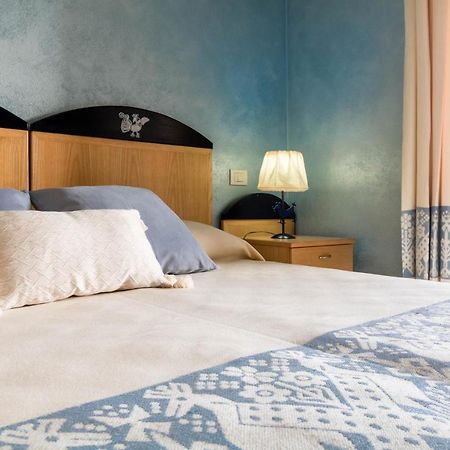 Hotel Villa Del Mare Solanas Solanas  Exteriör bild