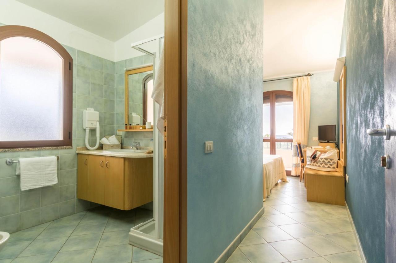 Hotel Villa Del Mare Solanas Solanas  Exteriör bild