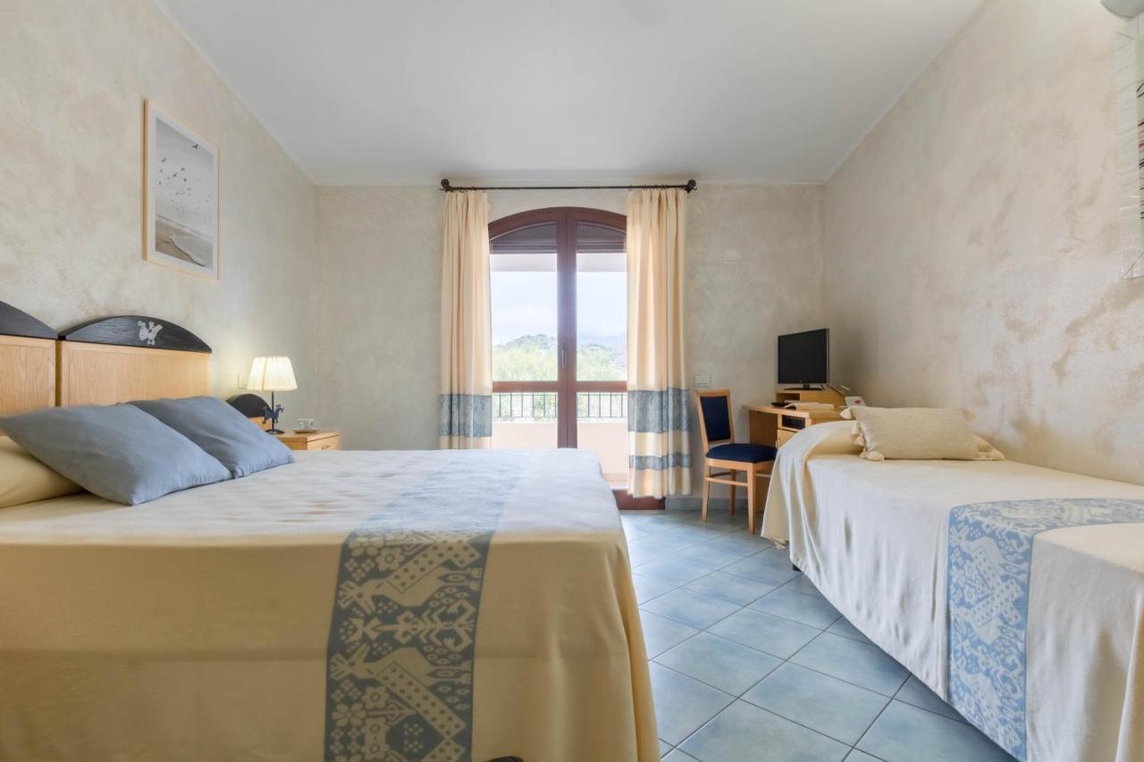 Hotel Villa Del Mare Solanas Solanas  Exteriör bild