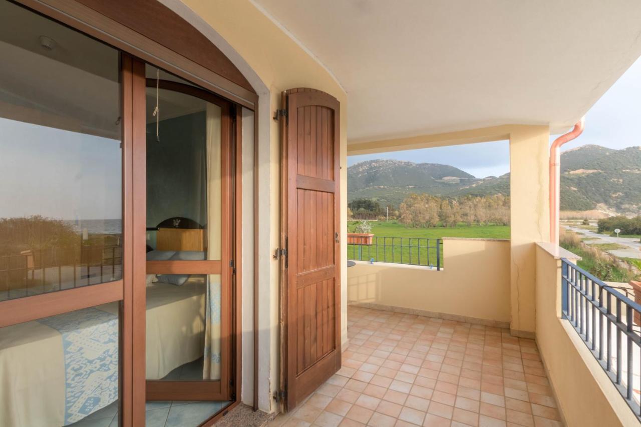 Hotel Villa Del Mare Solanas Solanas  Exteriör bild