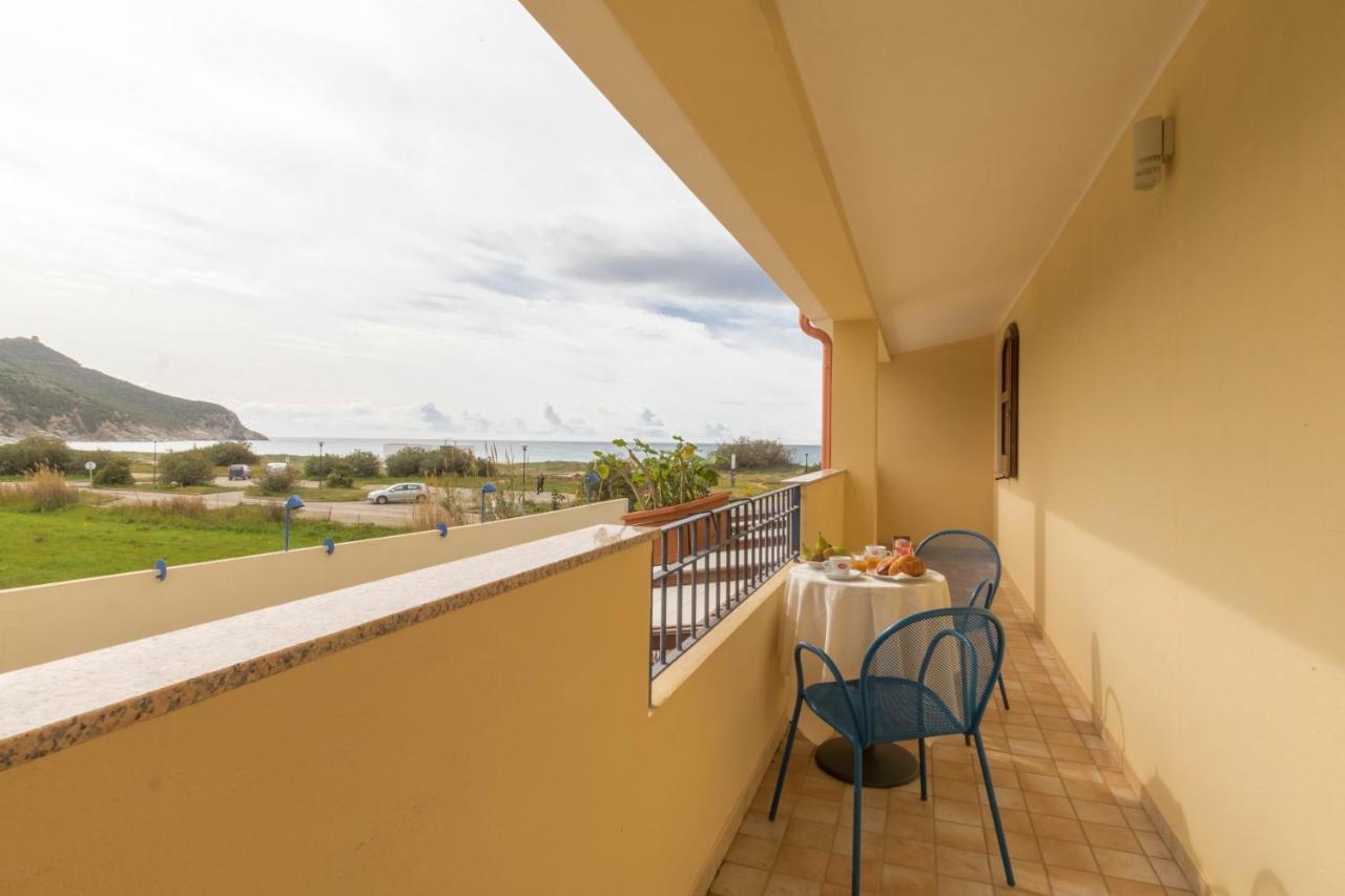 Hotel Villa Del Mare Solanas Solanas  Exteriör bild