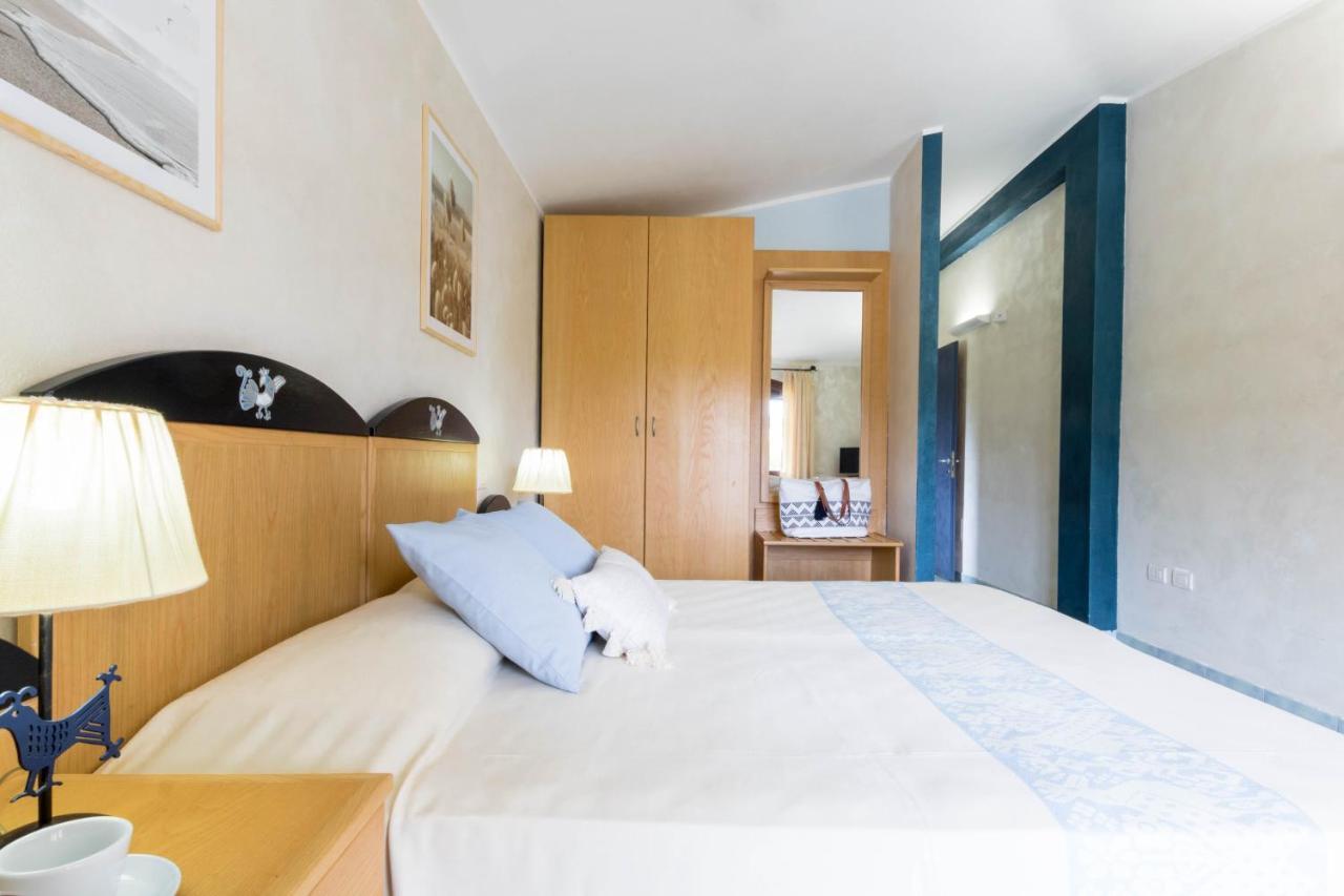 Hotel Villa Del Mare Solanas Solanas  Exteriör bild