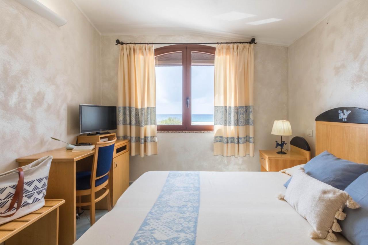 Hotel Villa Del Mare Solanas Solanas  Exteriör bild