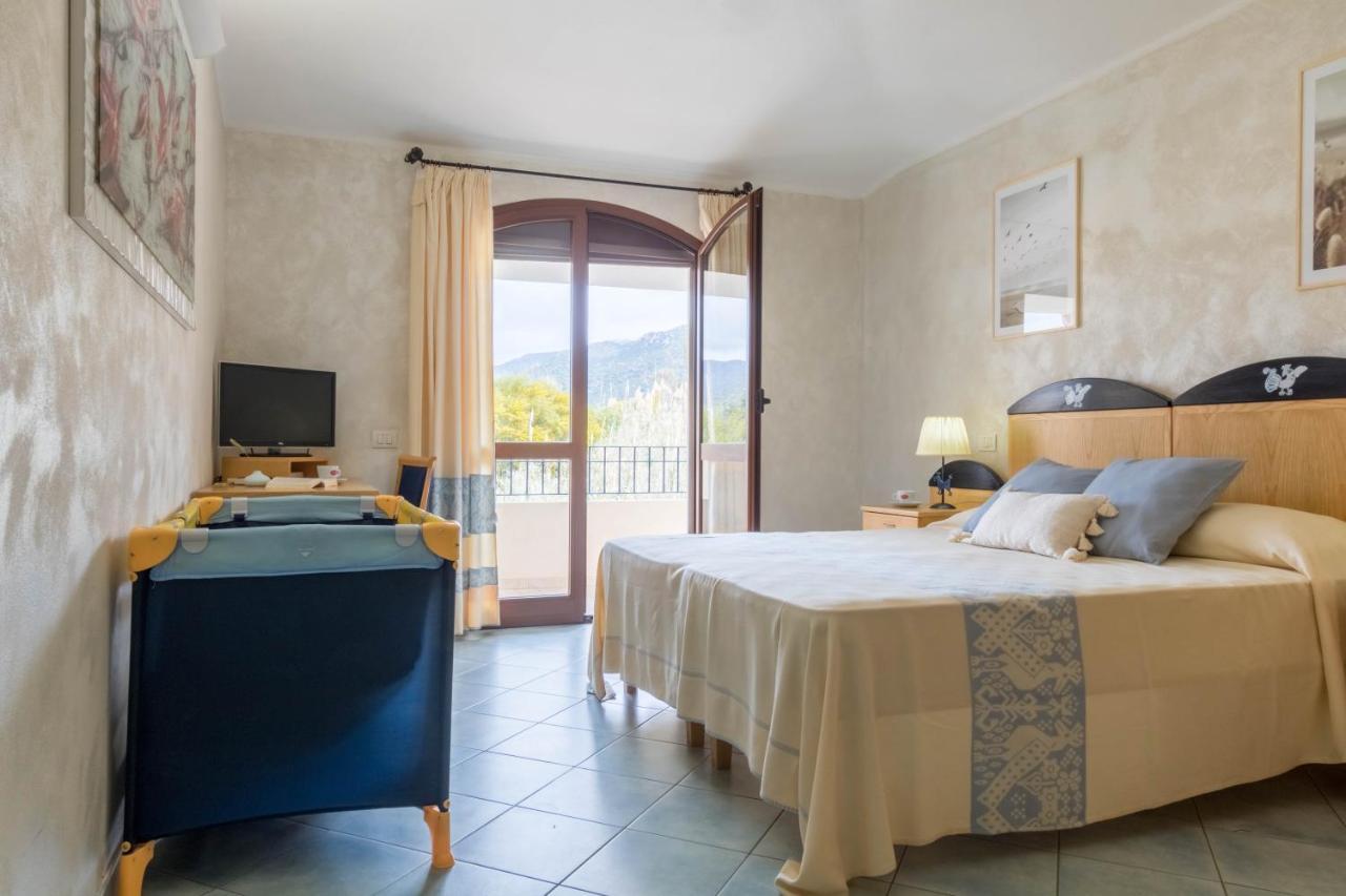 Hotel Villa Del Mare Solanas Solanas  Exteriör bild